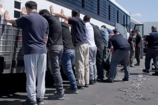 Redadas de Trump en Chicago estarían relacionadas con militarización