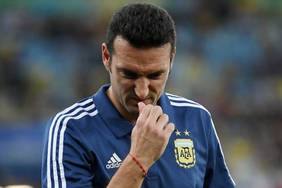 Scaloni rompió en llanto en conferencia al hablar sobre la despedida de Messi en Argentina antes de su último partido oficial en el país.