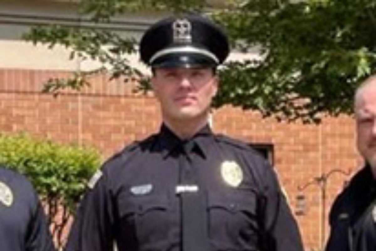 Polémica política por caso de policía indocumentado arrestado, Arrest of Police Officer Accused of Being Undocumented in Chicago Suburb