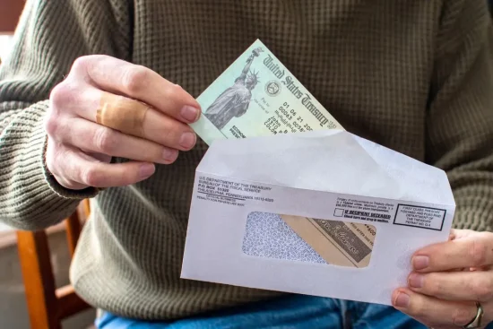 cheque de ayuda