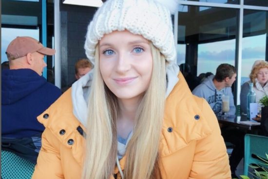 Jóven elige muerte, viviendo con dolor, Enfermedad rara y terminal MundoNOW, Young Woman Chooses Assisted Death Amid Daily Unbearable Suffering