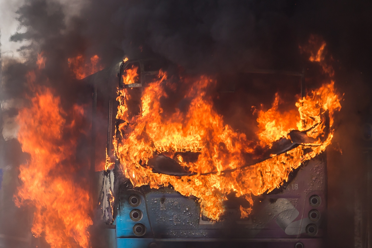 Pilgrim Bus Crash in Medina Bursts Into Flames
