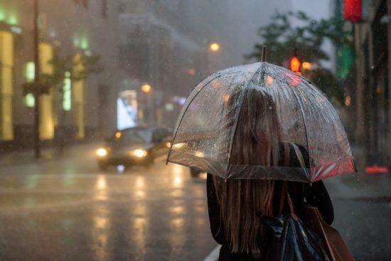 Tormenta mantiene alerta en EEUU
