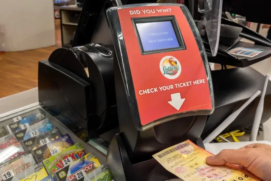 ganar el powerball siendo indocumentado, Can an Undocumented Immigrant Win and Collect the Powerball Jackpot?