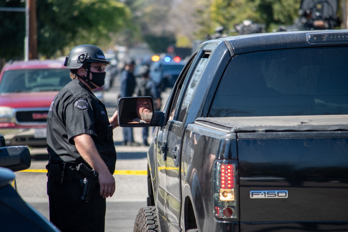 Detención vial seguida de operativo de ICE, ICE detains Hispanic man in a “false” traffic stop to arrest his workers