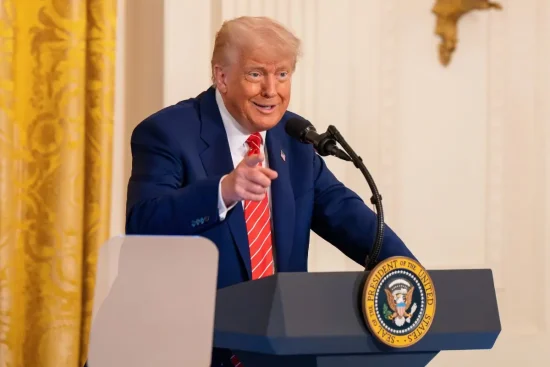 Trump advierte a Corte Suprema