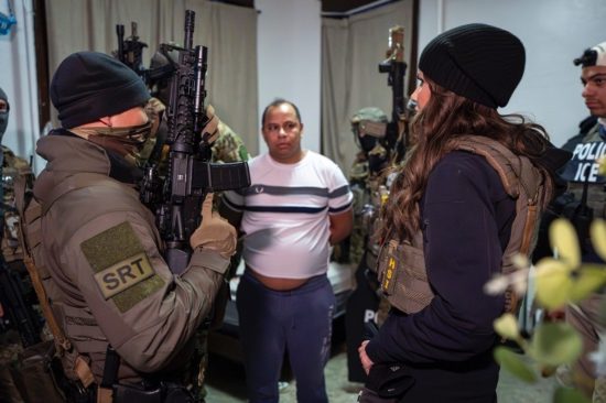 Noem encabeza operativo de ICE en Minneapolis contra fugitivos criminales, Kristi Noem leads ICE operation in Minneapolis