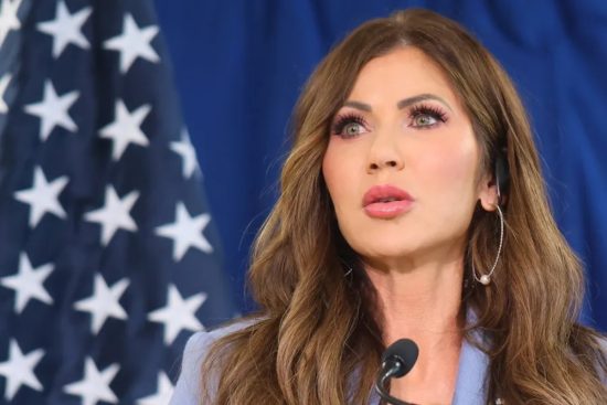 kristi, noem, esposo, fotos, comprometedoras