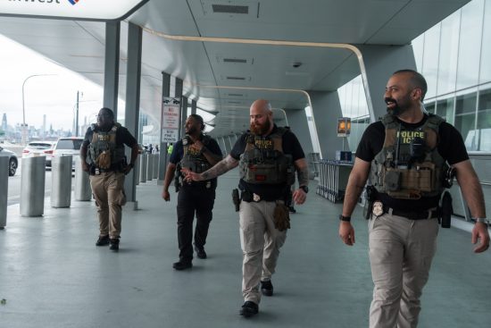 Cierre del DHS rompe récord y desata crisis política