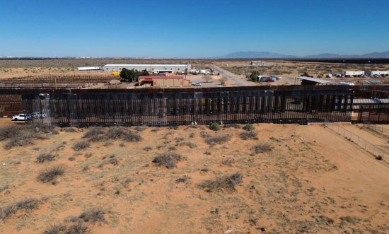 Muro negro en la frontera: polémica por nueva estrategia migratoria, US Mexico border black wall