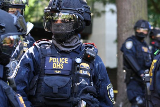 Cierre del DHS: Trump ofrece concesiones clave, Trump Proposes Changes to Immigration Raids Amid DHS Shutdown