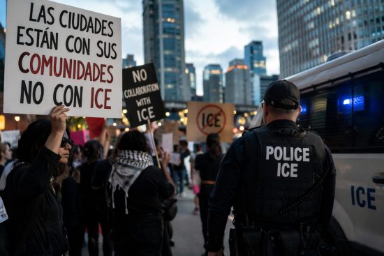 Ciudades de EE.UU. limitan acción de ICE
