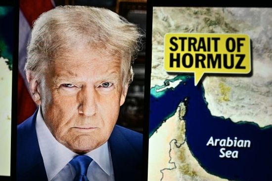 Trump bloquea Estrecho de Ormuz, Trump Blocks Strait of Hormuz