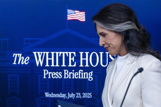 Renuncia de Tulsi Gabbard conmociona Washington