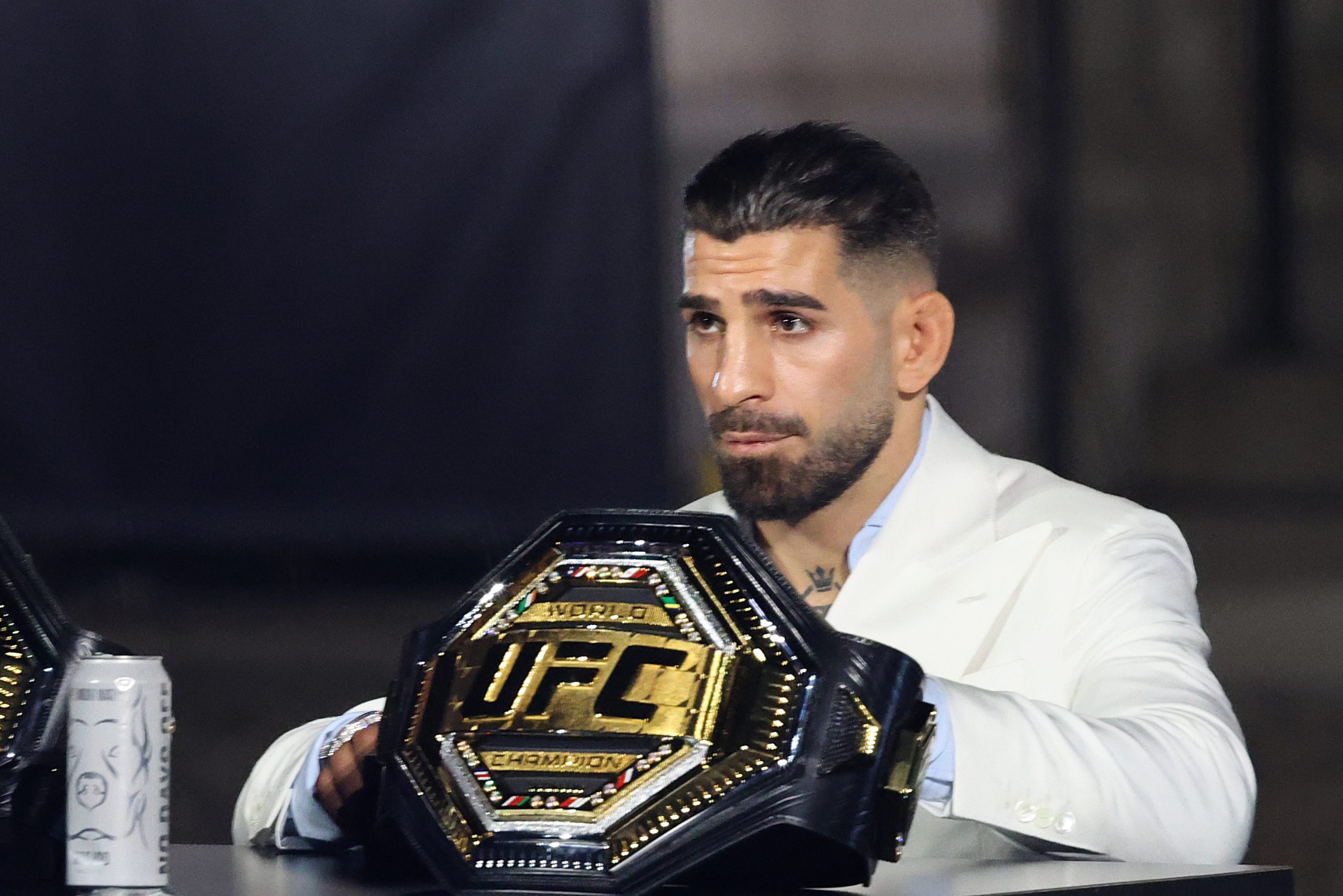 Topuria empuja a Gaethje y enciende la previa de la UFC