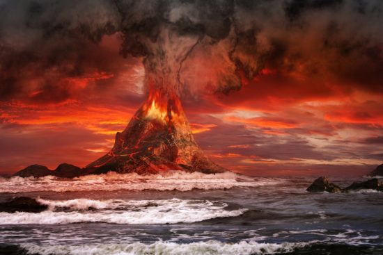 Volcán de Fuego hace erupción