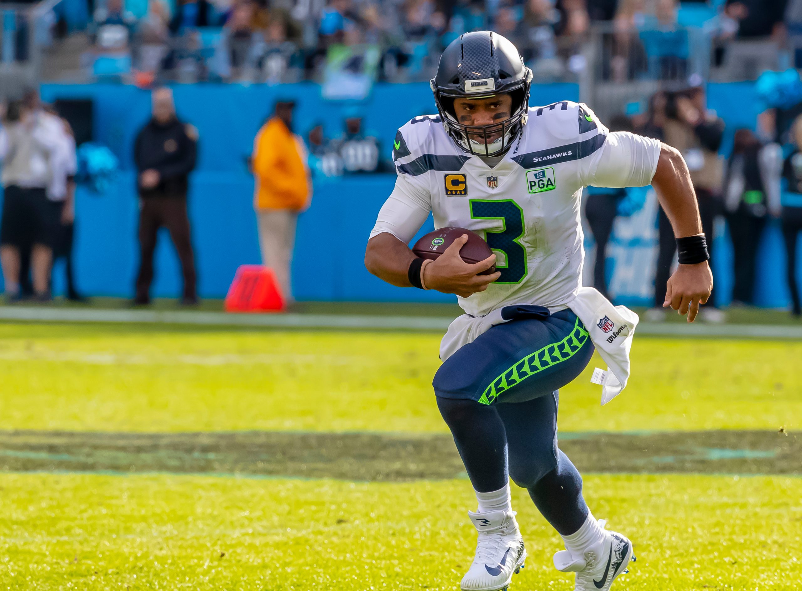 Russell Wilson se retira de la NFL y da el salto a la televisión