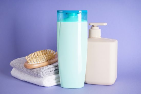Retiran shampoo por posible contaminación