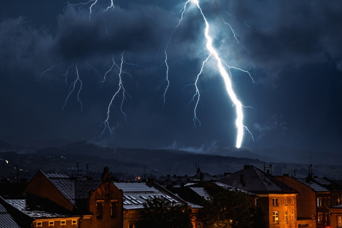 Tormentas dejan cortes de electricidad