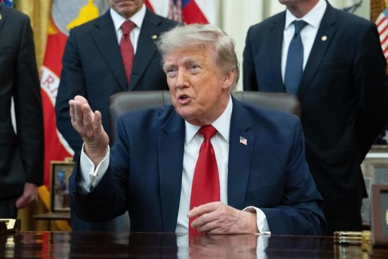 Trump quiere cobrar comisión de 20%