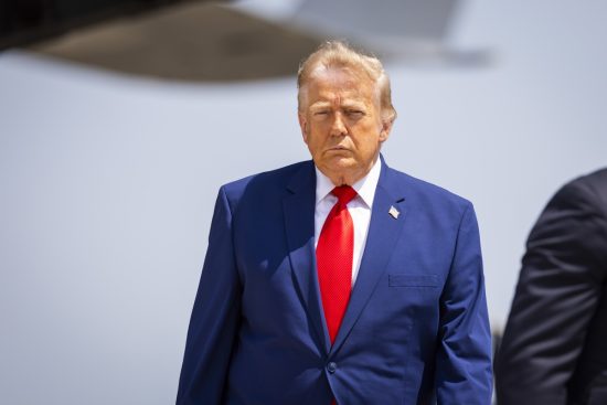 Trump amenaza a Irán con atacar Teherán