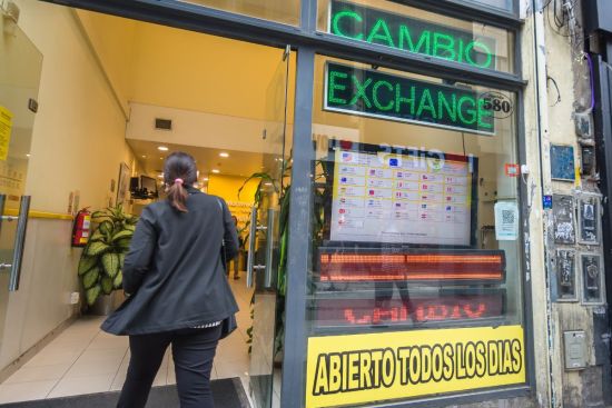 el dólar sigue bajando en Mexico