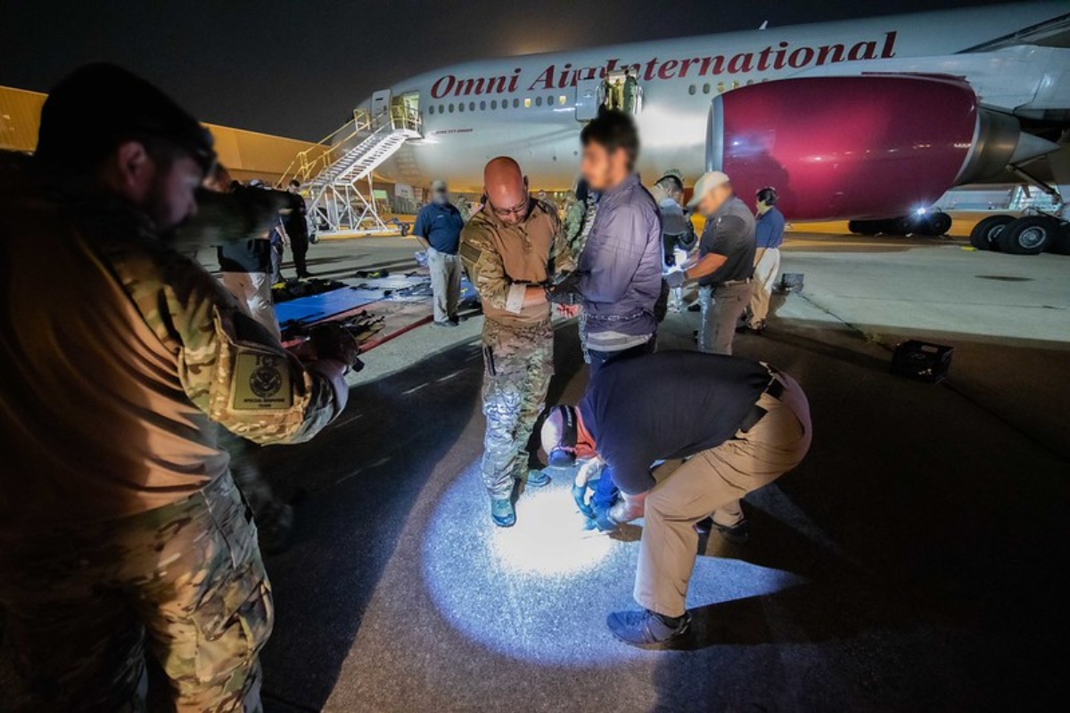 Estrategia migratoria de Trump, ICE Airport Arrests: The New Risk Facing Immigrants in the US
