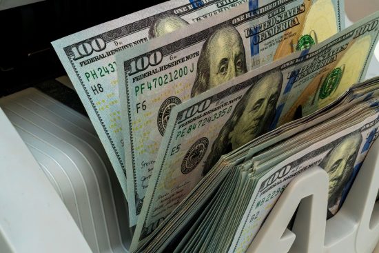 el dólar pierde fuerza